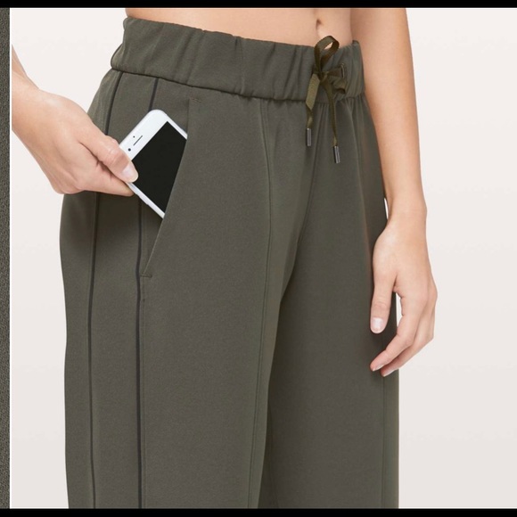 On the right track pant- Lululemon -10 - Picture 2 of 7